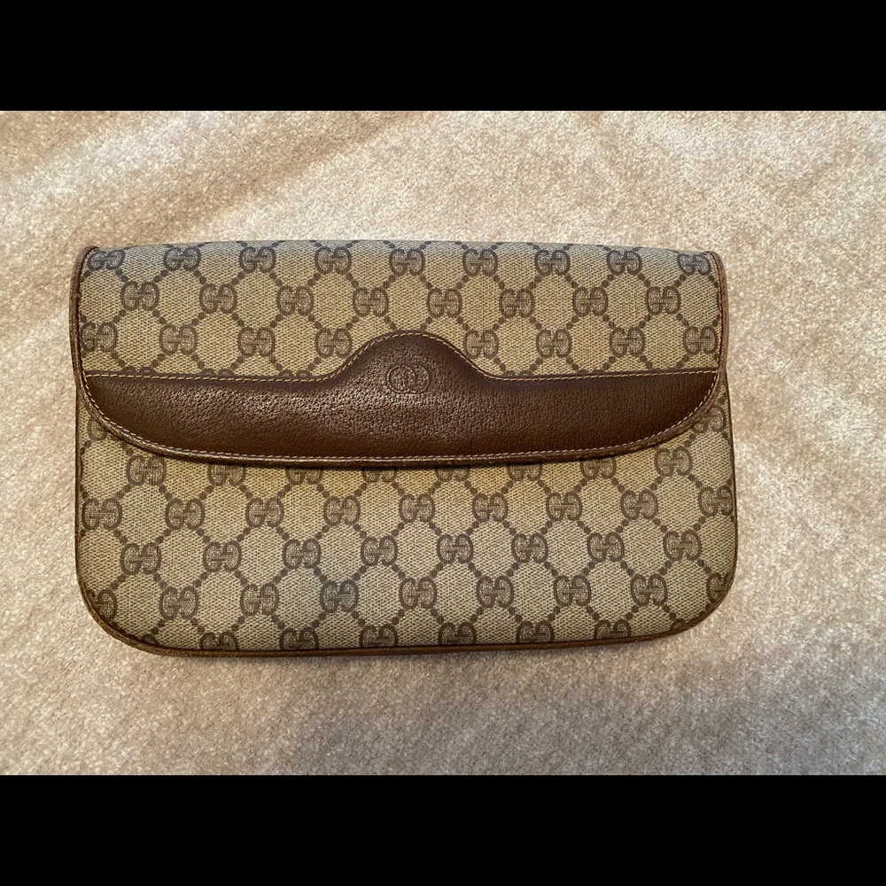 Gucci vintage clutch in excellent condition